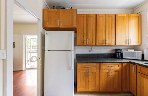 Waikiki House | 3BR House Walk to the Beach&Malls FREE Parking!