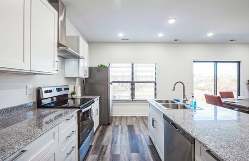 Ponderosa - Wingate House | 3BR in Charlotte, 10 Min to Panthers Stadium Pet-Friendly