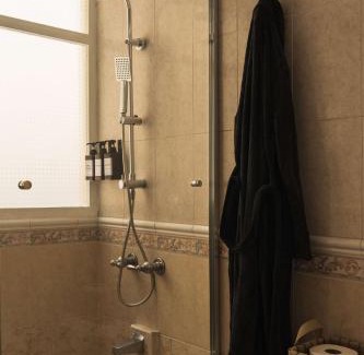 Hipodromo Apartment | 3BR in Condesa w Balcony, Roma Across St
