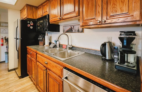 Crested Butte Ski Chalet | 3BR Mountain Condo at the Trailhead w/Huge Views