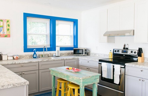 Clanton House | 3BR Pet Friendly Cottage on the Coosa W/King Bed