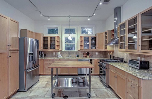 Bouldin Apartment | 3BR Retreat in Bouldin Creek | Walk to SoCo