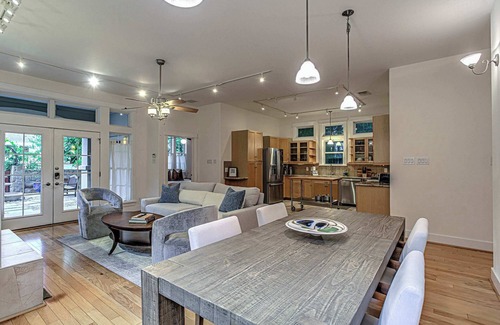 Bouldin Apartment | 3BR Retreat in Bouldin Creek | Walk to SoCo