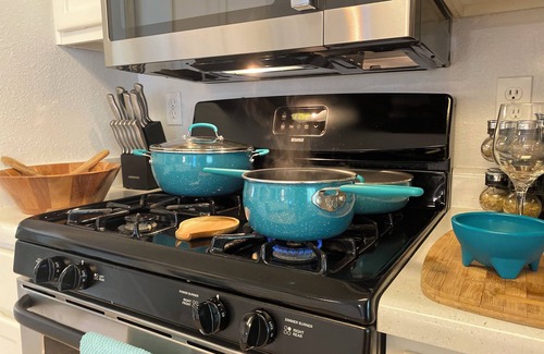 North Buttercup Creek House | 3BR Retreat - King & Queen Beds, Near Austin and Hill Country Fun