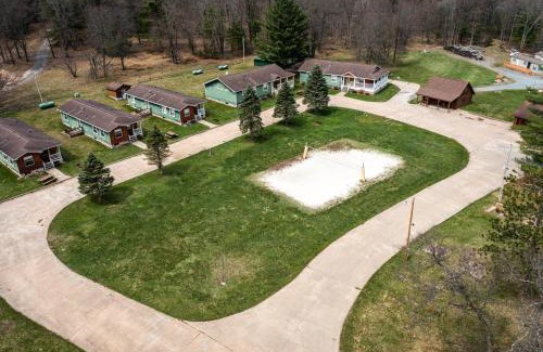 Neillsville House | 3br Riviera Cabin Sleeps 6, Fully Furnished!