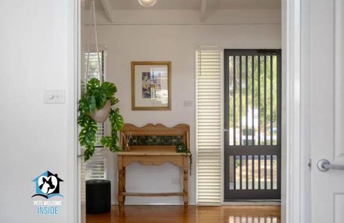 Port Elliot House | 3BR Updated Coastal Beach House in Funky Port Elliot