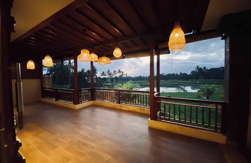Melayang Villa | 3BR Villa with Pool Overlooking Rice Paddies