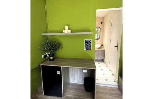 Van Mieu Apartment | 3BR3BA Family room 2'to TrainStr Free Laudry-Gym
