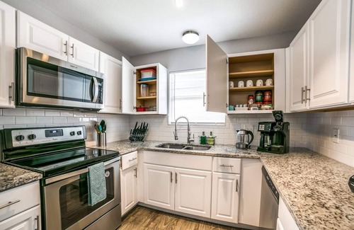 Arena District House | 3N & 4N Discounts Cozy Home w/Pool, Smart TVs