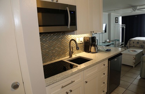 Galveston Condo | 3rd Floor Beachfront Condo with a Fantastic view of the Gulf —Sleeps 2.