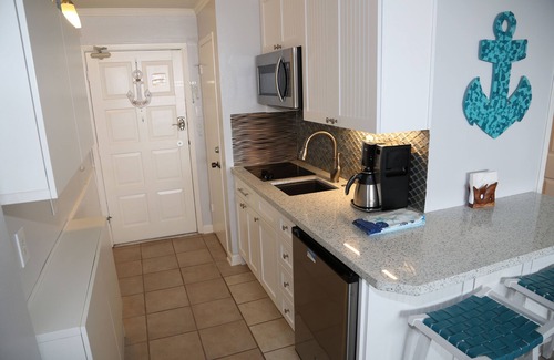 Galveston Condo | 3rd Floor Beachfront Condo with a Fantastic view of the Gulf —Sleeps 2.