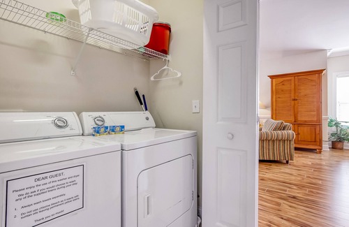 Central Myrtle Beach Condo | 3rd-Floor Condo on Myrtlewood Champion Golf Course w/Balcony & 5 Shared Pools