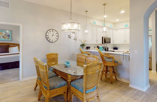 Bahama Bay Condo | 3rd floor condo w/restaurant, balcony, near theme parks, sauna, shared pools