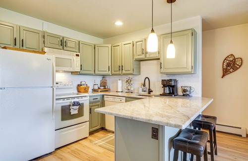 Wildernest Condo | 3rd-Floor Condo w/Lake Dillon & Mtn Views!