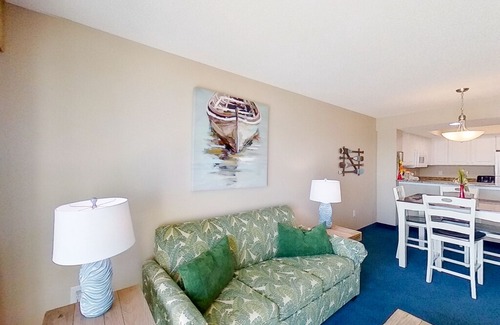 Myrtle Beach Condo | 3rd Floor Ocean View Condo w/ WiFi, Private W/D, AC, Shared Pool/Hot Tub