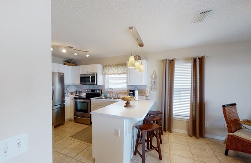 Navarre Beach Condo | 3rd Floor Spacious Condo Close To Entertainment, Shared pool, Wifi