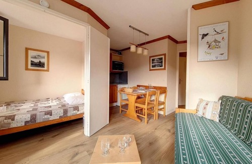 Reberty Apartment | 3rd floor, view mountain/ski slopes, balcony, tv, ski locker, 24m², Les Menuires