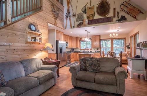 Rhododendron Cabin | 3rd night free on your stay before Aug 31st River,Hot-tub A/C