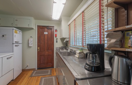 Government Camp Cabin | 3rd night free stay before 09/28 enjoy lakes, hiking, electric car charger!