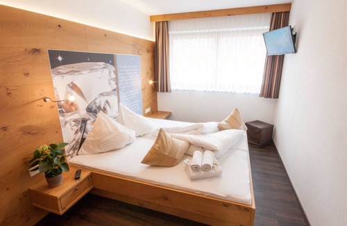 Mayrhofen Apartment | 3SZ apartment, with balcony and large garden, right in the center by the cable car