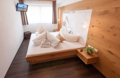 Mayrhofen Apartment | 3SZ apartment, with balcony and large garden, right in the center by the cable car