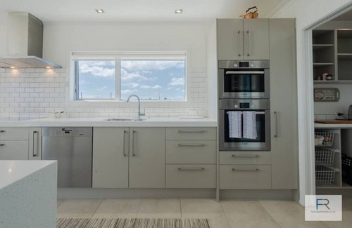 St. Heliers Apartment | 4/13 Benbow Street, St Heliers
