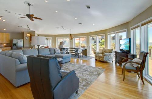 Isle of Palms House | 4 46th Avenue by AvantStay Pool Views Deck