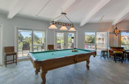 Isle of Palms House | 4 46th Avenue by AvantStay Pool Views Deck