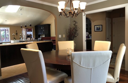 Burlingame Hills House | 4-5 Bedroom 4-5 Bath Luxury Home with Pool, Spa, fenced yard.