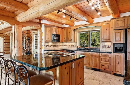 Tabernash Cabin | 4 Acre Luxury Log Cabin Minutes from Skiing, Fishing, Biking, Golf, and Boating