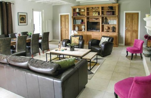 Saint-Aubin-de-Cadelech House | 4 bedroom accommodation in St. Aubin de Cadeleche