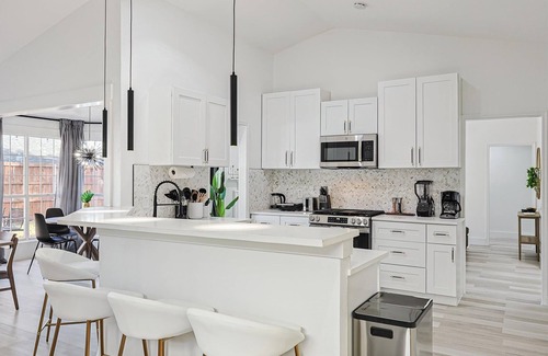 Grand Prairie House | 4-BD,2-BA Luxe Modern Gem with Foosball & Firepit