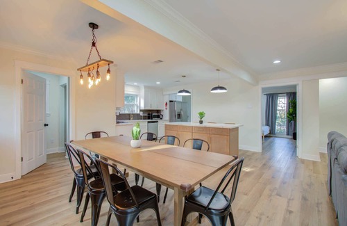 Braeswood Place House | 4-BD Central Location w Pool, Patio, Firepit