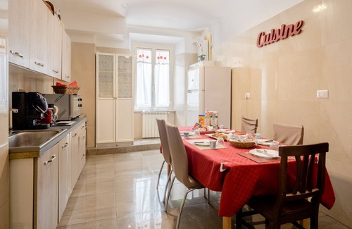 Esquilino Apartment | 4-Bdr Apt among Colosseum&Termini 10-people