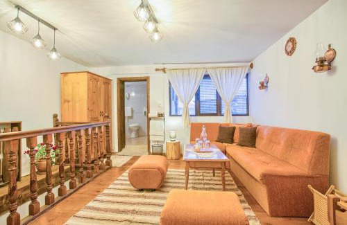 Kvartal Noviya Grad Apartment | 4- BDR House Monument of Culture & Architecture by Flat Mаnager