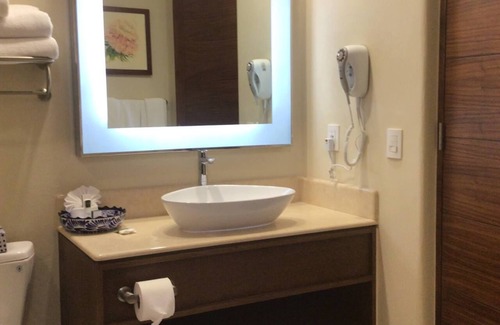 El Medano Ejidal Resort | 4 BDR OCEANFRONT PH SUITE AT NEWLY REMODELED VILLA DEL PALMAR RESORT. SLEEPS 10.