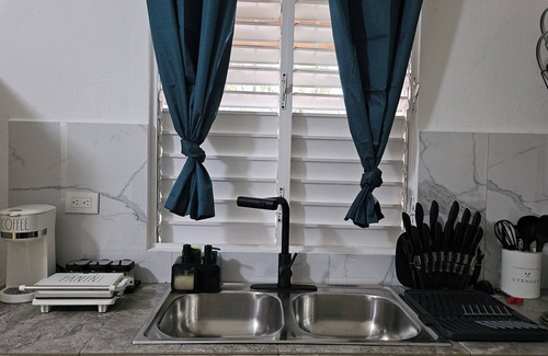 Sanchez Villa | 4 Bdrm/3 bath Villa AC/Wi-Fi/Cable/nGazebo/BBQ/up to 15 ppl