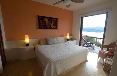 Playa Las Gatas House | 4 Bdrm Waterfront Property Overlooking Playa La Ropa