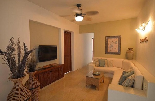 Playa Las Gatas House | 4 Bdrm Waterfront Property Overlooking Playa La Ropa