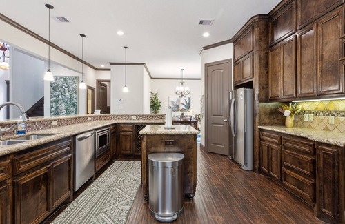 Walden on Lake Conroe House | 4 Bed/3.5 Bath - Pool & Spa - Spacious Oasis - Pet Friendly