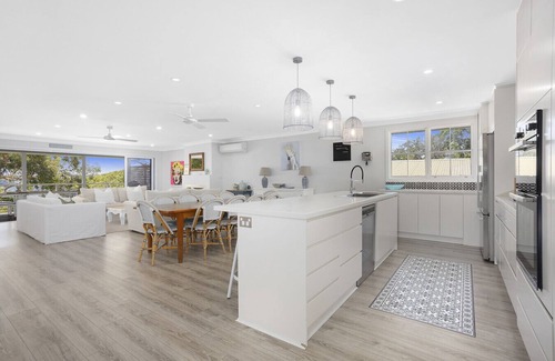 Bundeena House | 4 bed beautiful Ocean View Retreat
