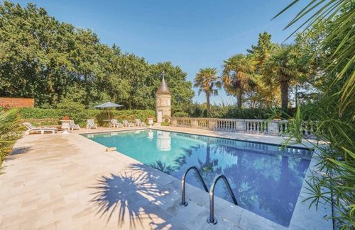 Saint-Vivien-de-Medoc House | 4 bedroom accommodation in Saint-Vivien-de-Medoc