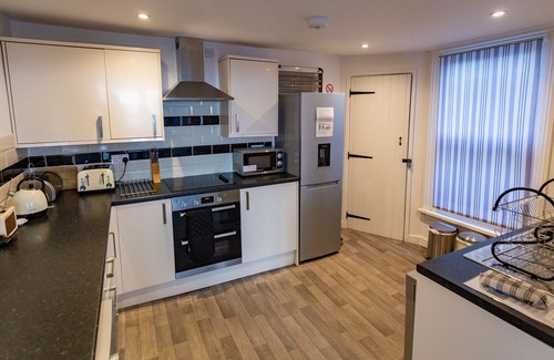 Weymouth Apartment | 4 bed Grade II listed Apartment. 50 yds to Beach Sleeps 10, WiFi, great views
