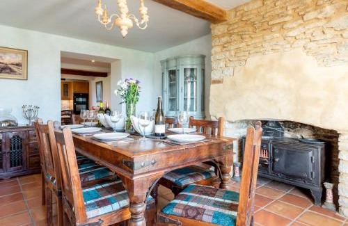 Gillingham House | 4 Bed in Gillingham 80670