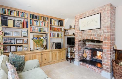 Caersws House | 4 Bed in Llanidloes 51651