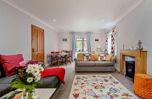 Wareham House | 4 Bed in Wareham 77511