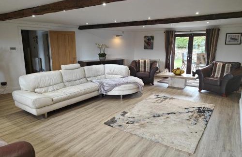 Rochdale House | 4 Bed in Whitworth oc-b33110