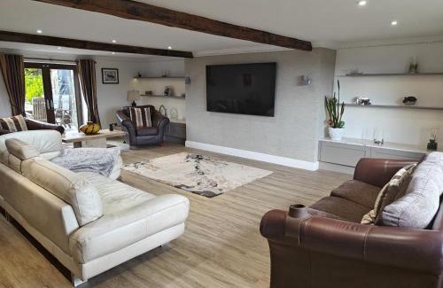 Rochdale House | 4 Bed in Whitworth oc-b33110