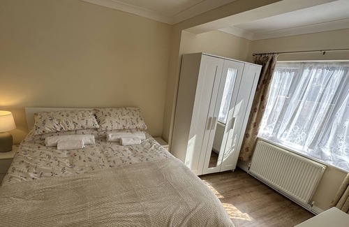 Slough House | 4 bed near Windsor