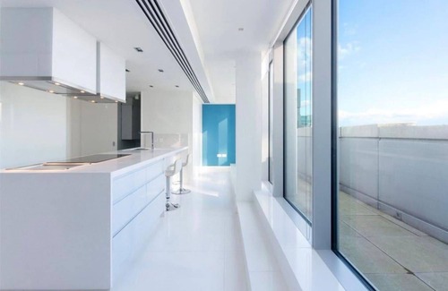 Canary Wharf Apartment | 4 Bed Penthouse - Sleeps 10 - Parking - Smoking